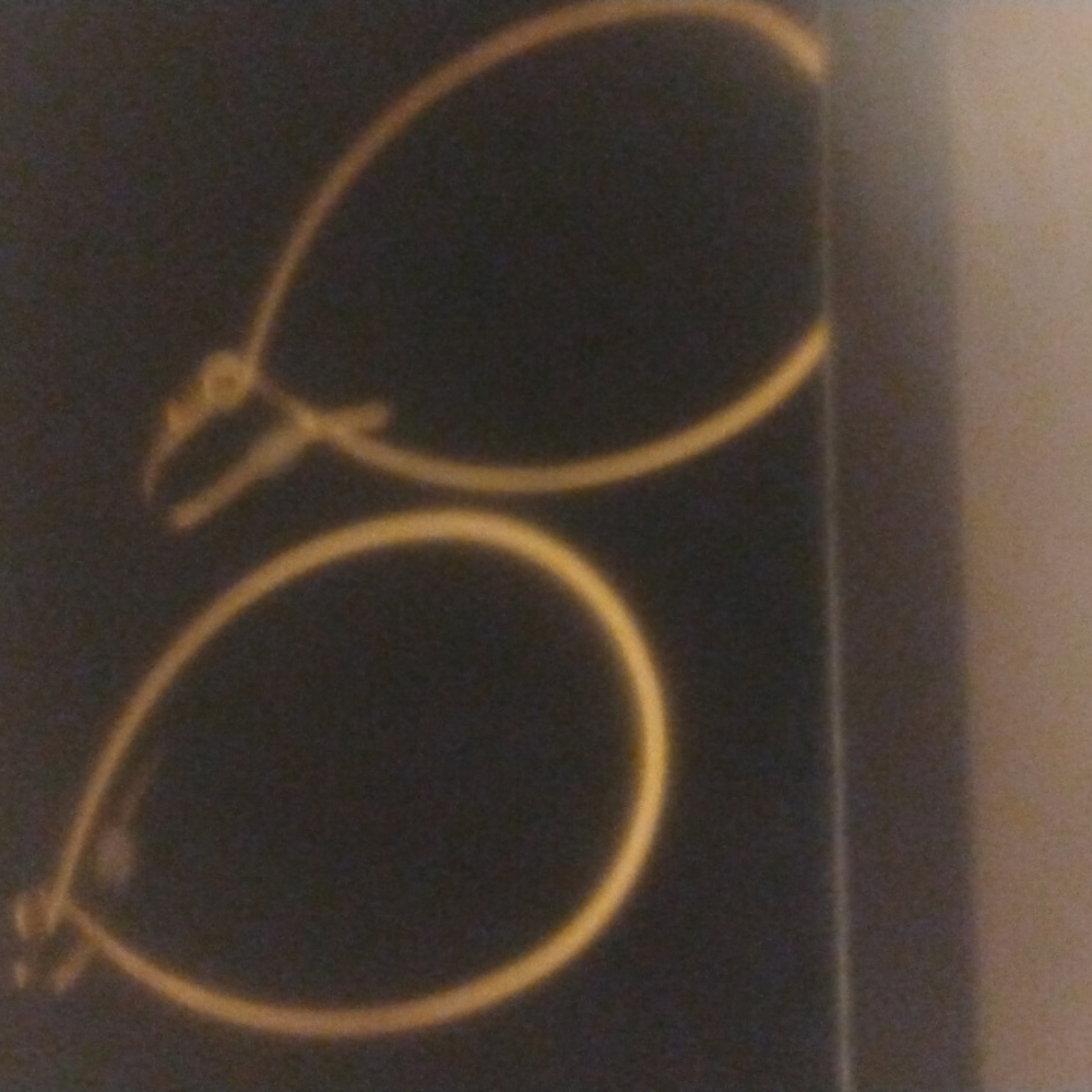 Earring - Picture 2 of 4